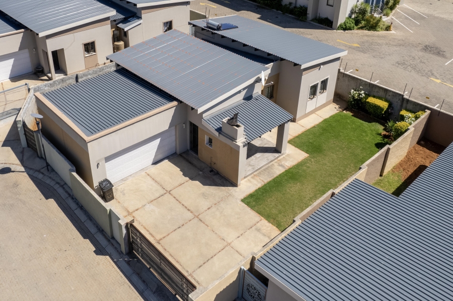 3 Bedroom Property for Sale in Geelhoutpark North West